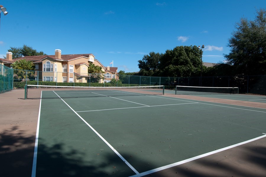 UCF Apartments with Tennis Courts