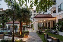30-Aventon-Gem-Lake-Pool-Courtyard